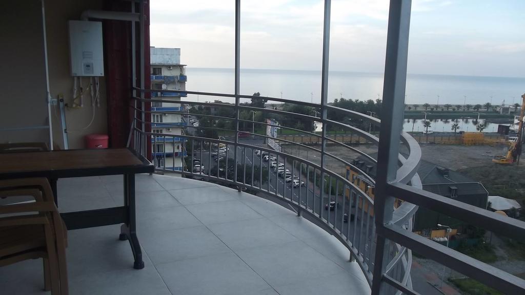 Big Flat In Batumi Exterior foto